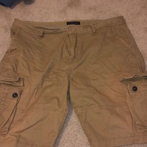 khaki color cargo shorts